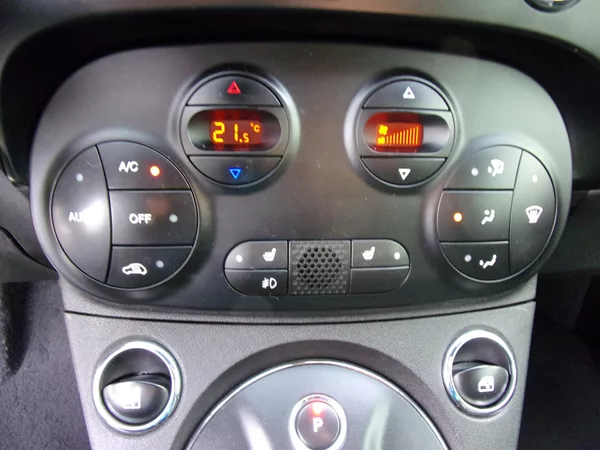 Fiat 500e 24kWh ATRAKTIVNÍ BARVA+VÝBAVA - foto 12