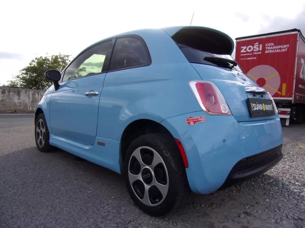 Fiat 500e 24kWh ATRAKTIVNÍ BARVA+VÝBAVA - foto 7