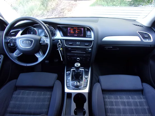 Audi A4 2.0 TDi 100kW @@PĚKNÁ@MANUÁL@@ - foto 10