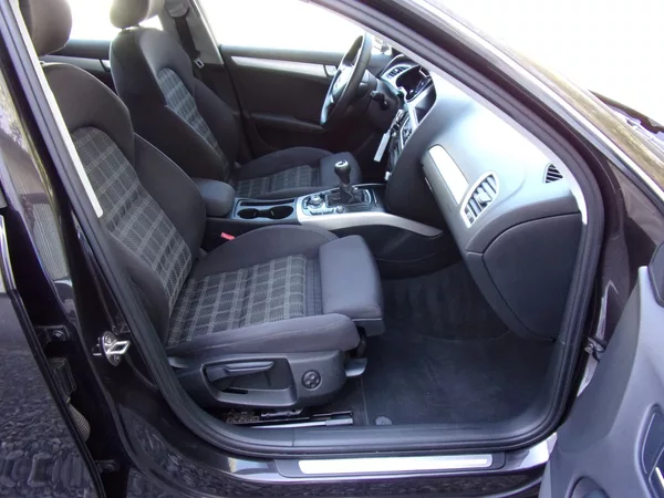 Audi A4 2.0 TDi 100kW @@PĚKNÁ@MANUÁL@@ - foto 19