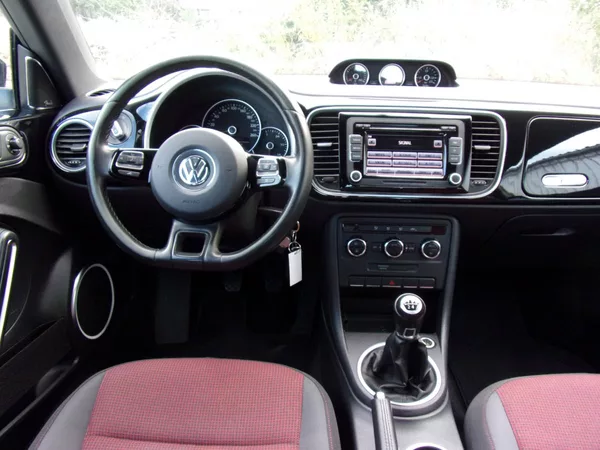 Volkswagen Beetle 1.6TDi 77kW DESIGN FENDER NAVI - foto 12