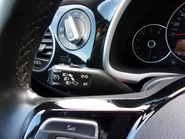 Volkswagen Beetle 1.6TDi 77kW DESIGN FENDER NAVI - foto 13