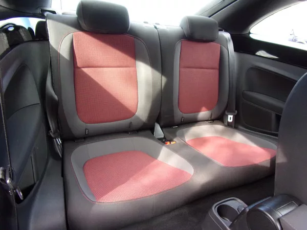 Volkswagen Beetle 1.6TDi 77kW DESIGN FENDER NAVI - foto 18