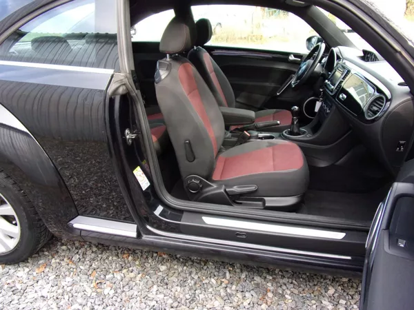 Volkswagen Beetle 1.6TDi 77kW DESIGN FENDER NAVI - foto 19