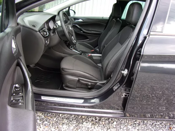Opel Astra 1.6CDTi 100kW 196000KM AUTOMAT - foto 9