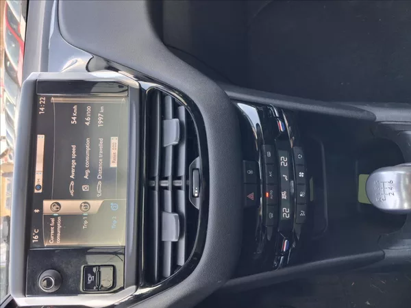 Peugeot 208 1,6 Hdi 84 kw, 6 kvalt - foto 12