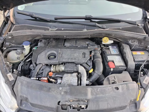 Peugeot 208 1,6 Hdi 84 kw, 6 kvalt - foto 13