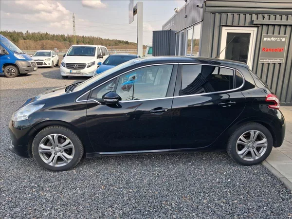 Peugeot 208 1,6 Hdi 84 kw, 6 kvalt - foto 4