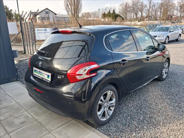 Peugeot 208 1,6 Hdi 84 kw, 6 kvalt - foto 7