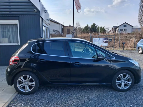 Peugeot 208 1,6 Hdi 84 kw, 6 kvalt - foto 8
