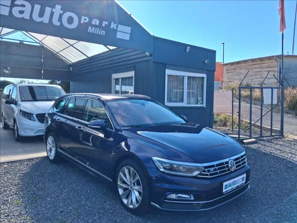Volkswagen Passat 2,0 R Line, Matrix,TZ, 4x4,CZ