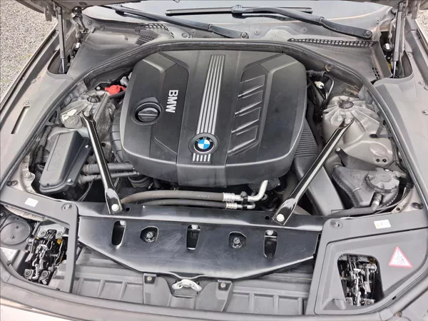 BMW Řada 5 2,0 135kw - foto 15