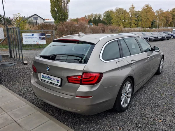 BMW Řada 5 2,0 135kw - foto 7