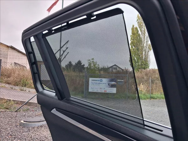 BMW Řada 5 2,0 525D, 160 kw - foto 12