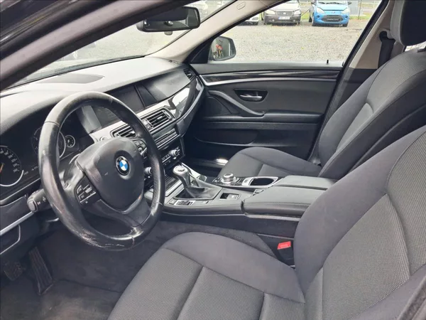BMW Řada 5 2,0 525D, 160 kw - foto 13