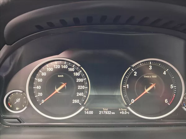 BMW Řada 5 2,0 525D, 160 kw - foto 14