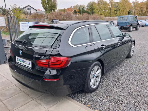 BMW Řada 5 2,0 525D, 160 kw - foto 7