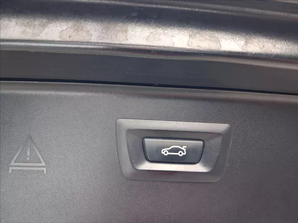 BMW Řada 5 2,0 525D, 160 kw - foto 9