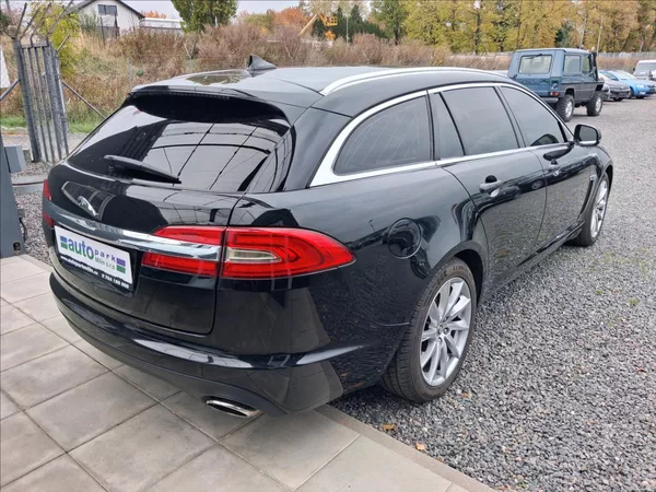 Jaguar XF 2,2 147 kw - foto 7