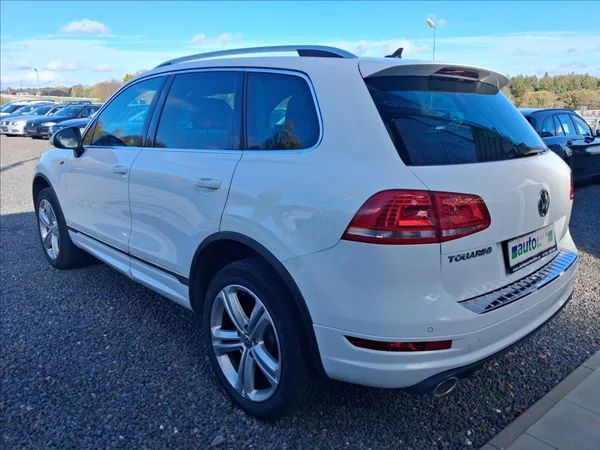 Volkswagen Touareg 3,0 R-Line, CZ, kamera - foto 5