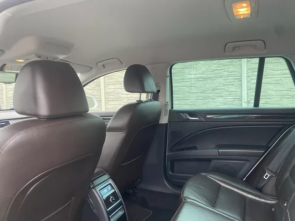 Škoda Superb 2.0TDi 4x4 170PS DSG L+K COMBI - foto 100
