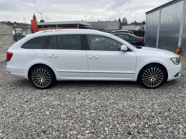 Škoda Superb 2.0TDi 170PS 6R ELEGANCE NAVI! - foto 11