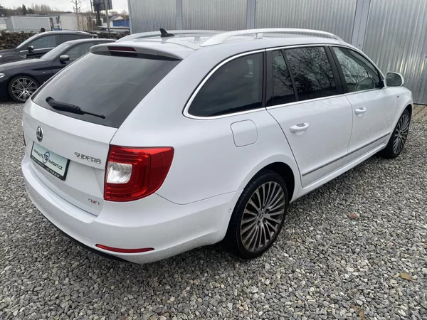 Škoda Superb 2.0TDi 170PS 6R ELEGANCE NAVI! - foto 12