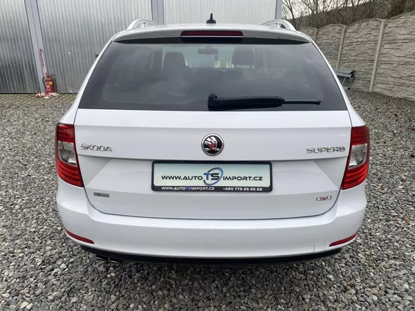 Škoda Superb 2.0TDi 170PS 6R ELEGANCE NAVI! - foto 13