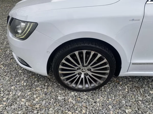 Škoda Superb 2.0TDi 170PS 6R ELEGANCE NAVI! - foto 19