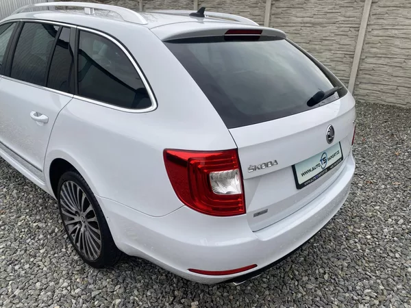 Škoda Superb 2.0TDi 4x4 170PS DSG L+K COMBI - foto 38