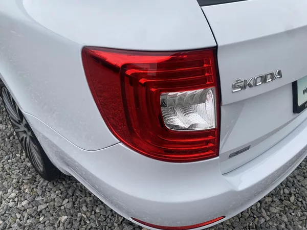Škoda Superb 2.0TDi 4x4 170PS DSG L+K COMBI - foto 39