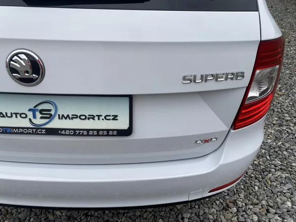 Škoda Superb 2.0TDi 4x4 170PS DSG L+K COMBI - foto 43
