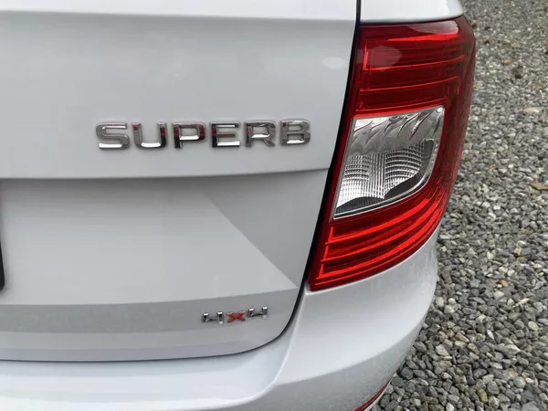 Škoda Superb 2.0TDi 4x4 170PS DSG L+K COMBI - foto 44