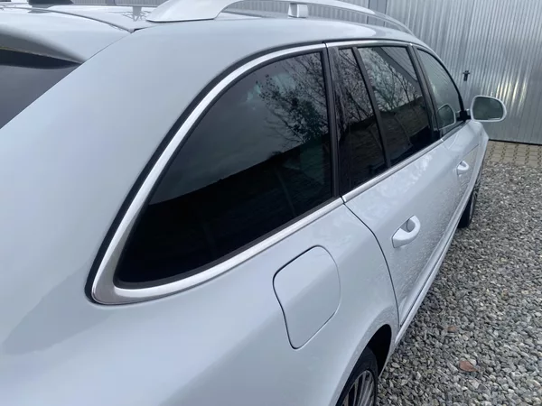 Škoda Superb 2.0TDi 4x4 170PS DSG L+K COMBI - foto 47
