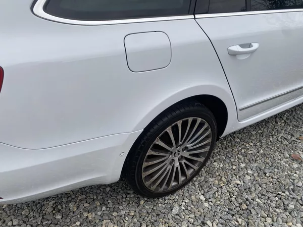 Škoda Superb 2.0TDi 4x4 170PS DSG L+K COMBI - foto 49