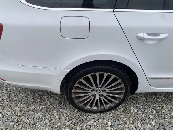 Škoda Superb 2.0TDi 4x4 170PS DSG L+K COMBI - foto 50