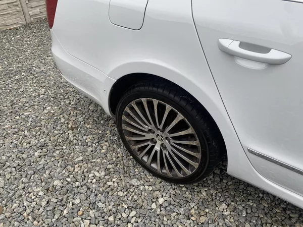 Škoda Superb 2.0TDi 4x4 170PS DSG L+K COMBI - foto 51