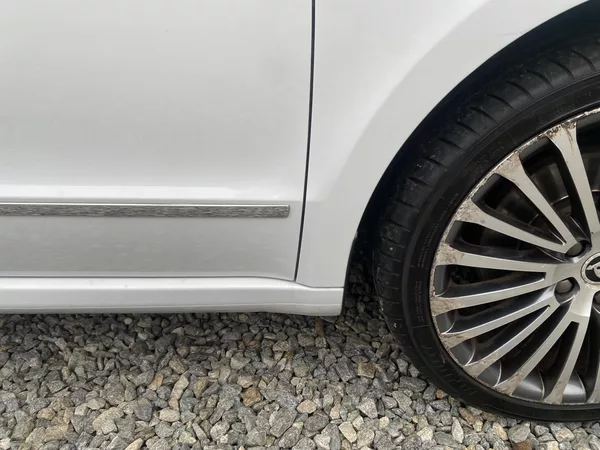Škoda Superb 2.0TDi 4x4 170PS DSG L+K COMBI - foto 59