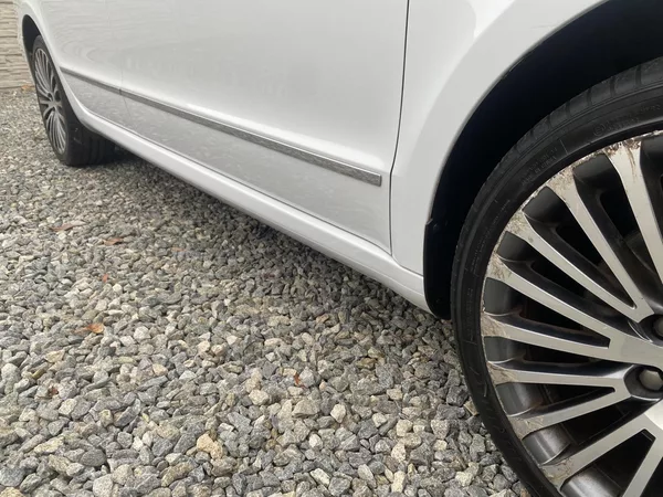Škoda Superb 2.0TDi 4x4 170PS DSG L+K COMBI - foto 62