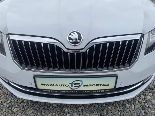 Škoda Superb 2.0TDi 4x4 170PS DSG L+K COMBI - foto 69