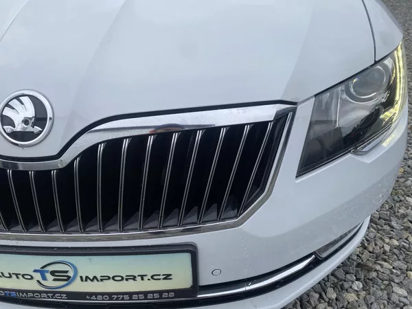 Škoda Superb 2.0TDi 4x4 170PS DSG L+K COMBI - foto 70