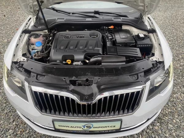 Škoda Superb 2.0TDi 4x4 170PS DSG L+K COMBI - foto 75
