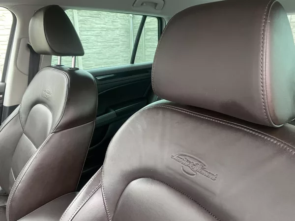 Škoda Superb 2.0TDi 4x4 170PS DSG L+K COMBI - foto 92