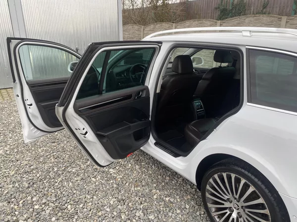 Škoda Superb 2.0TDi 4x4 170PS DSG L+K COMBI - foto 95