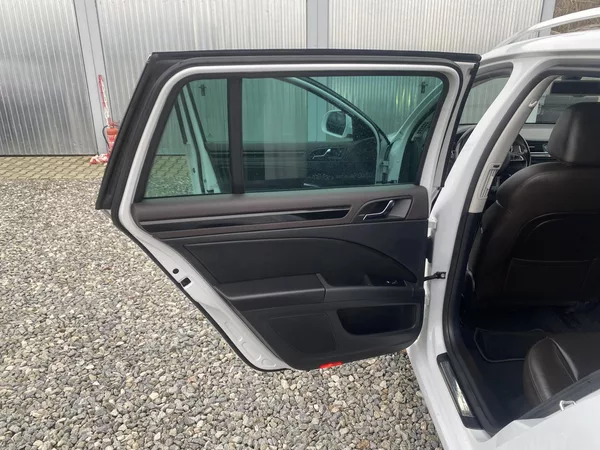 Škoda Superb 2.0TDi 4x4 170PS DSG L+K COMBI - foto 97