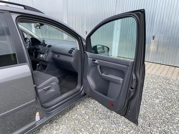 Volkswagen Touran 2.0TDi 140PS DSG TAŽNÉ - foto 32