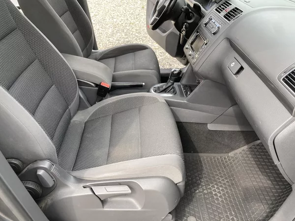 Volkswagen Touran 2.0TDi 140PS DSG TAŽNÉ - foto 33