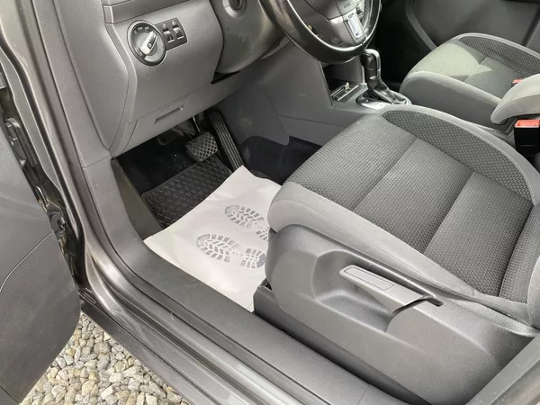 Volkswagen Touran 2.0TDi 140PS DSG TAŽNÉ - foto 40