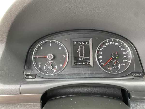 Volkswagen Touran 2.0TDi 140PS DSG TAŽNÉ - foto 43