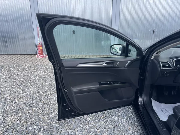 Ford Mondeo 2.0TDCi 150PS MANUAL COMBI STK - foto 91